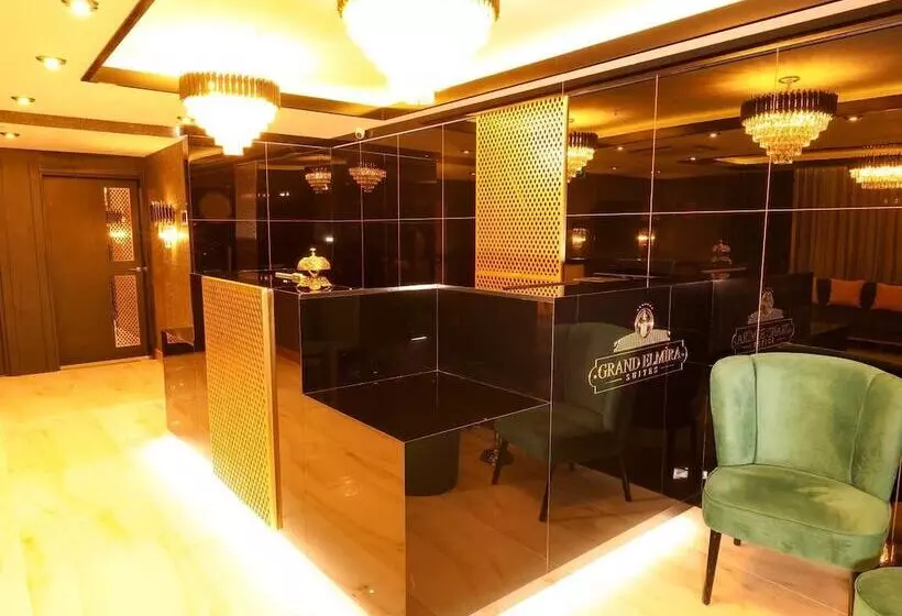 ホテル Grand Elmira Suites