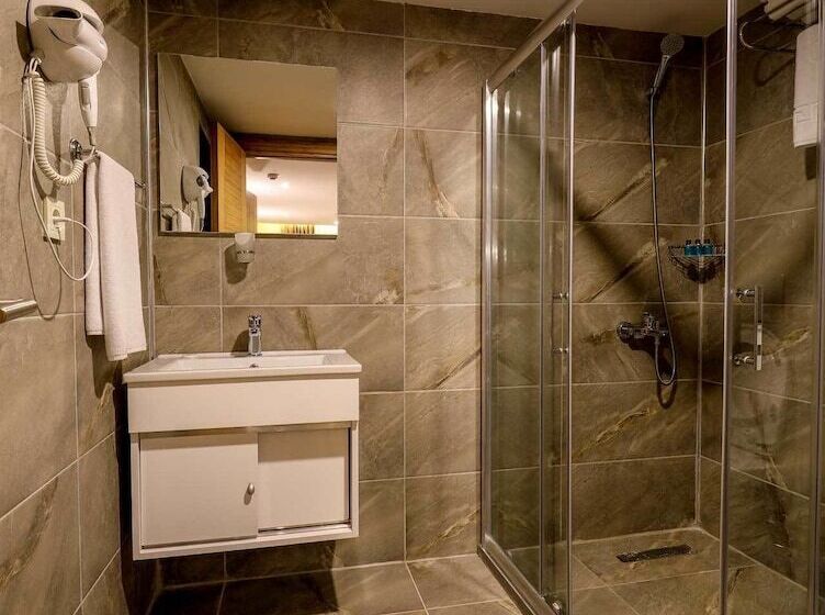 Отель Grand Elmira Suites