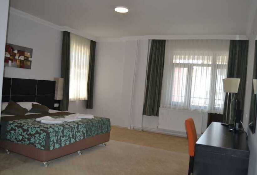 בית מלון כפרי Grand Krone