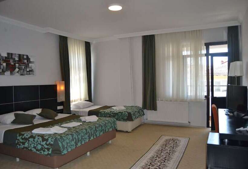 בית מלון כפרי Grand Krone