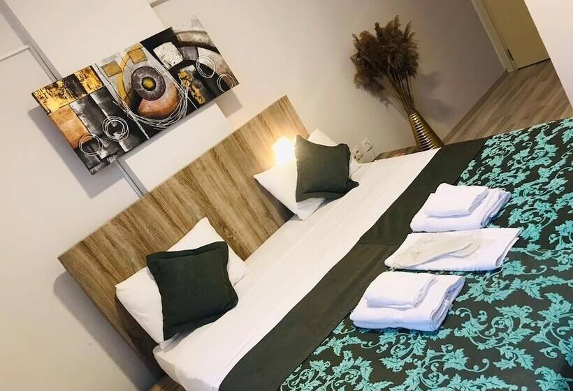 בית מלון כפרי Grand Krone