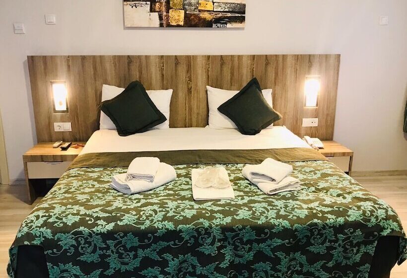 בית מלון כפרי Grand Krone