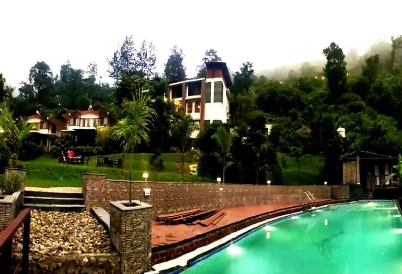 Hotelli Haut Monde Hill Stream Resort And Spa