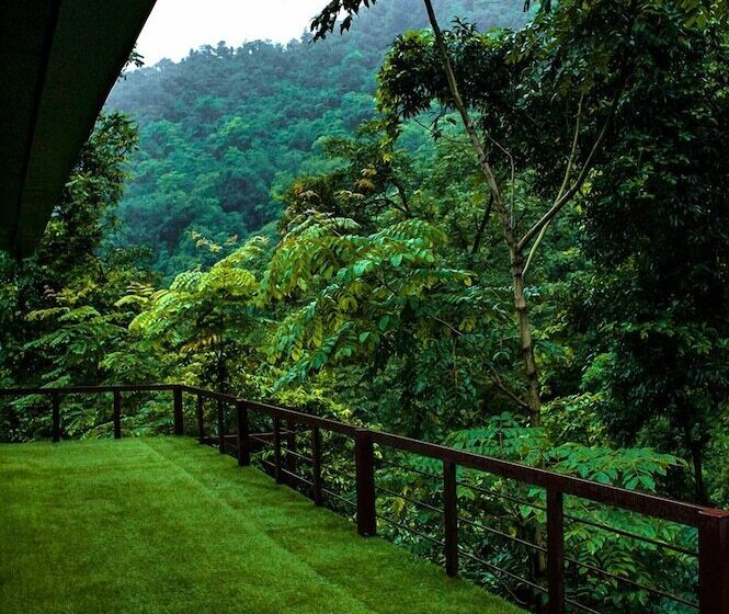 호텔 Haut Monde Hill Stream Resort And Spa