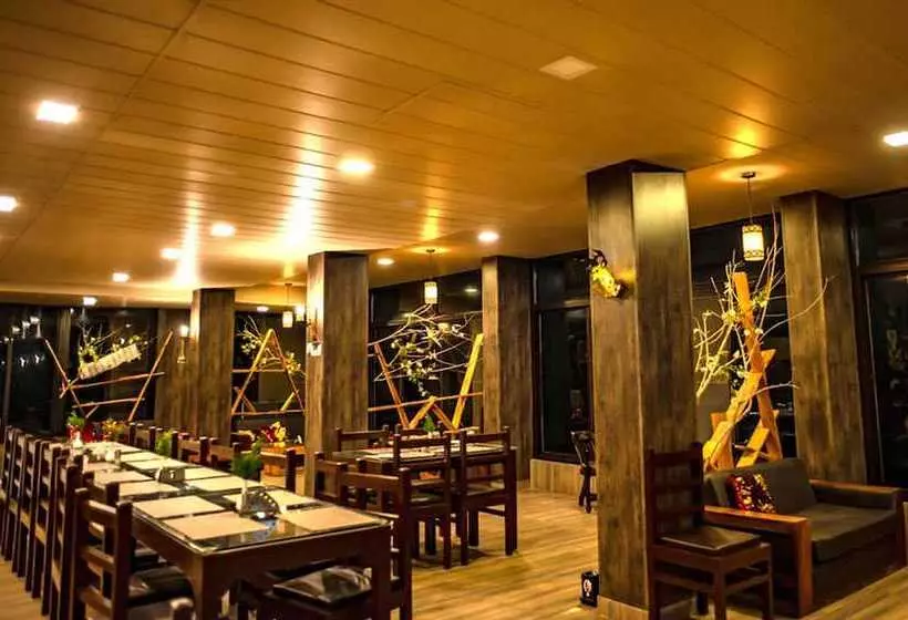 Hotelli Haut Monde Hill Stream Resort And Spa