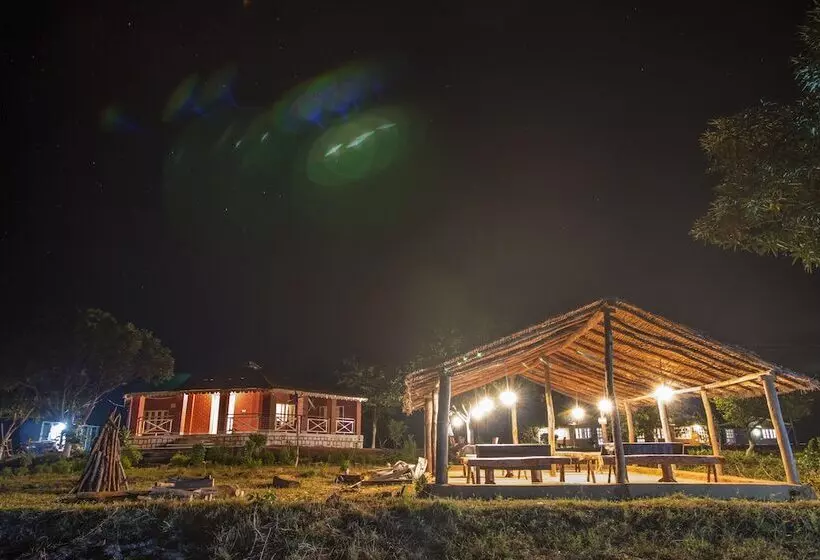 Hotelli Wow Stayz2 Pachmarhi Foothill Cottages