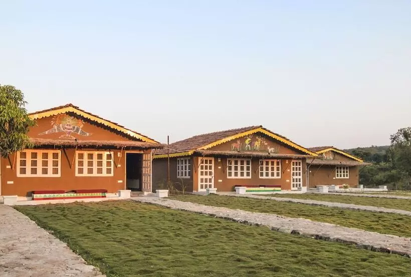 Hotelli Wow Stayz2 Pachmarhi Foothill Cottages