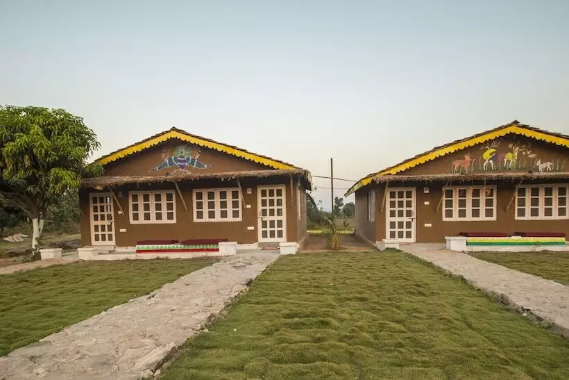 Hotelli Wow Stayz2 Pachmarhi Foothill Cottages