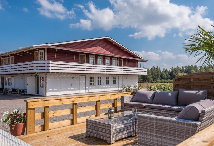 Tallbackens Gård & Vandrarhem Hostel