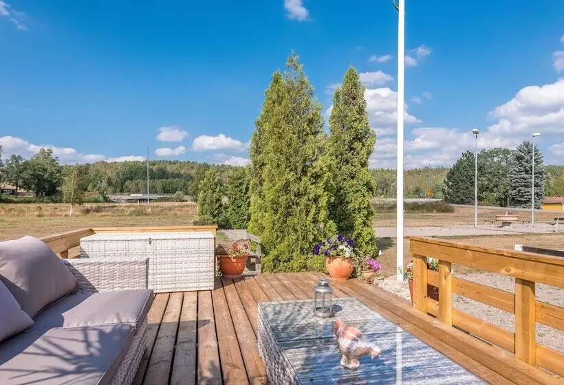 Tallbackens Gård & Vandrarhem   Hostel