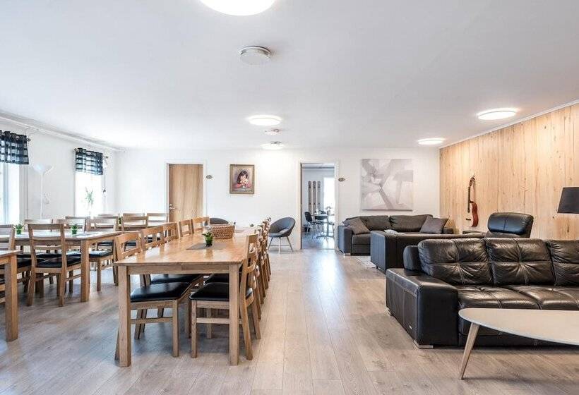 Tallbackens Gård & Vandrarhem Hostel