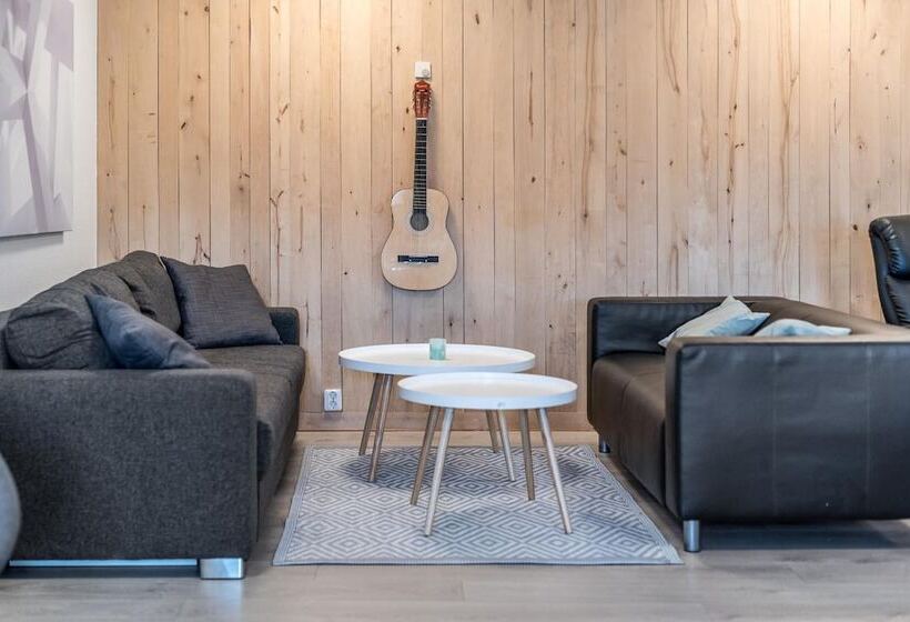 Tallbackens Gård & Vandrarhem Hostel