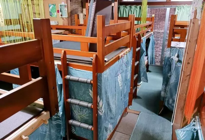 Retkeilymaja Amami Guest House Showaso