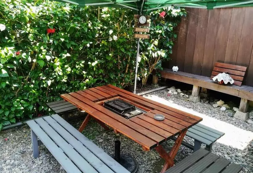 Retkeilymaja Amami Guest House Showaso