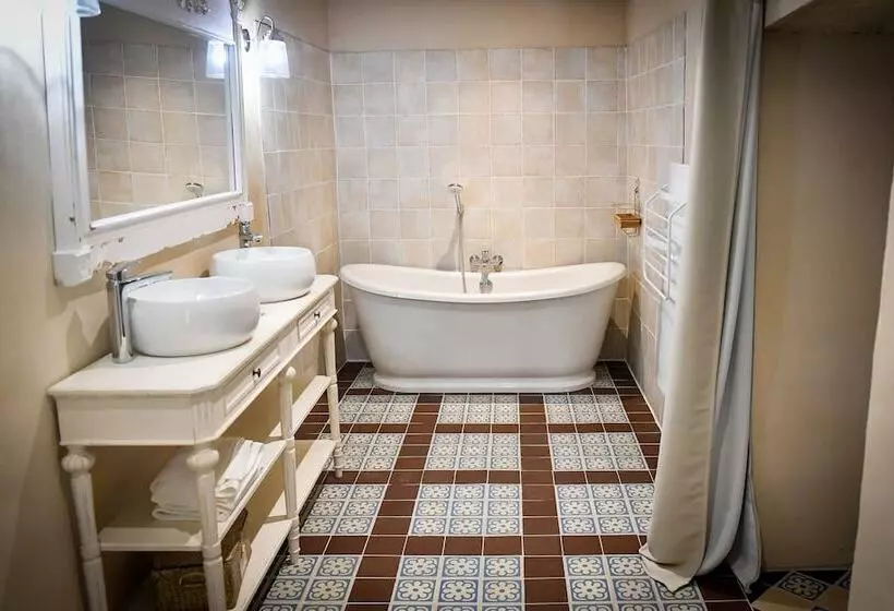 Aamiaismajoitus (B&B) Château De La Grand'cour