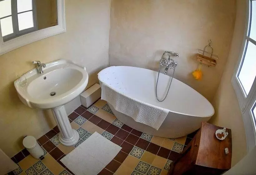 Aamiaismajoitus (B&B) Château De La Grand'cour