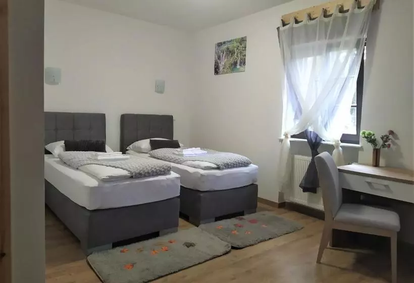 Aamiaismajoitus (B&B) Plitvice Streaming