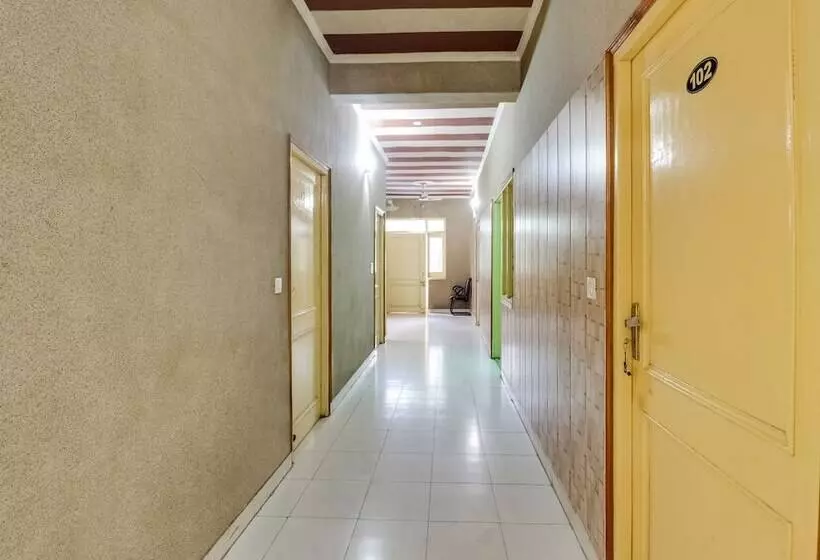 Hotelli Arora By Oyo Rooms
