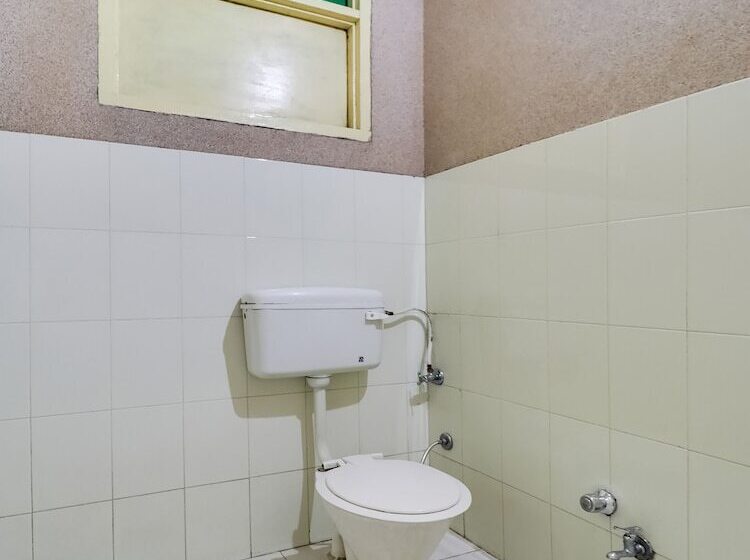 ホテル Arora By Oyo Rooms