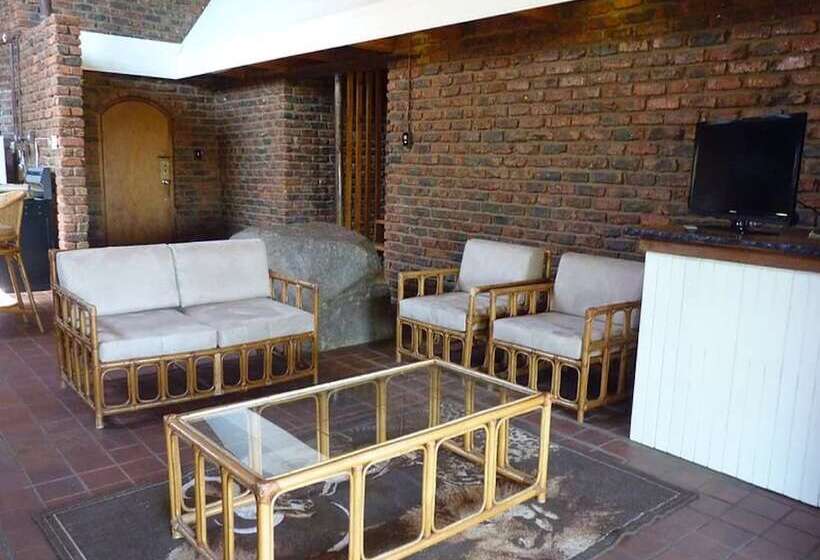 فندق Boskoppie Lion & Tiger Reserve