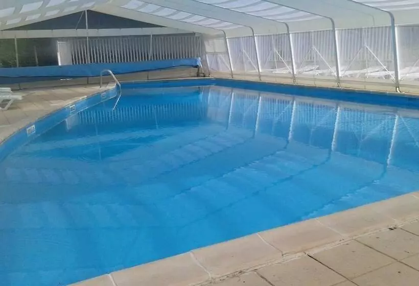 Hotelli Camping Le Repaire   Les Chalets