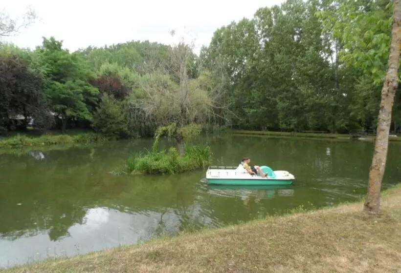 Hotelli Camping Le Repaire   Les Chalets