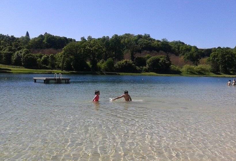 فندق Camping Le Repaire Les Chalets