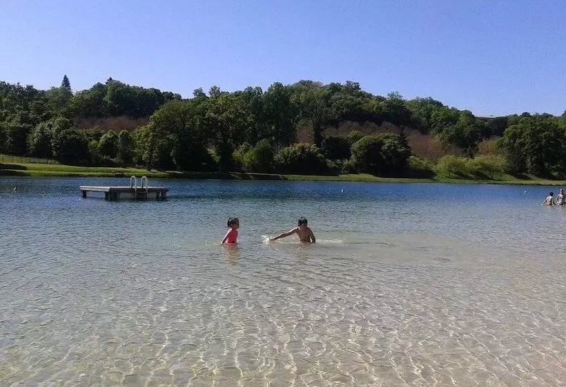 Hotelli Camping Le Repaire   Les Chalets