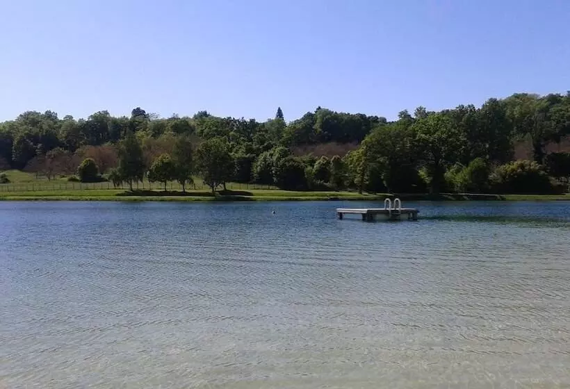 Hotelli Camping Le Repaire   Les Chalets