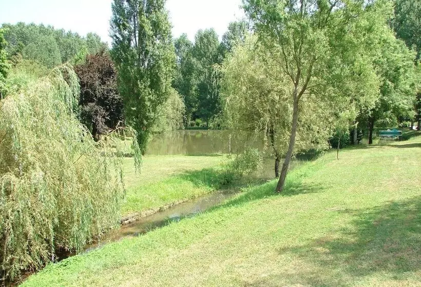 Hotelli Camping Le Repaire   Les Chalets