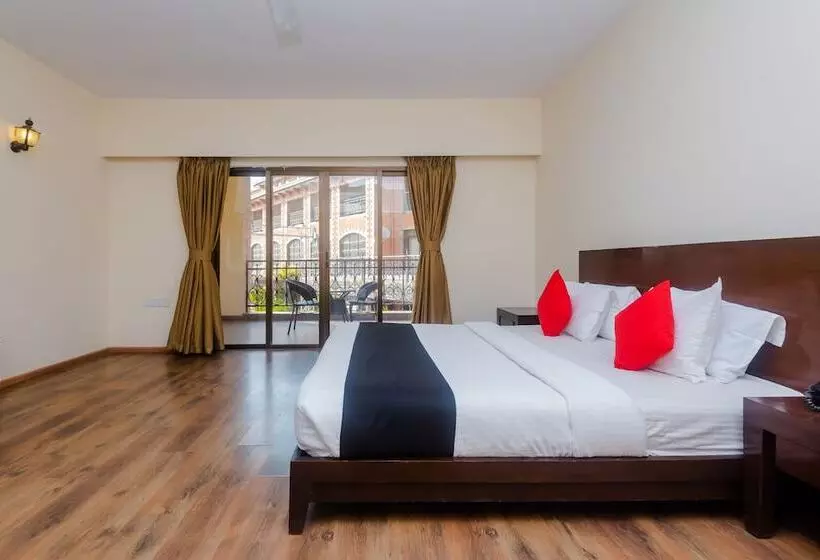 ホテル Capital O 35403 Discover Resorts