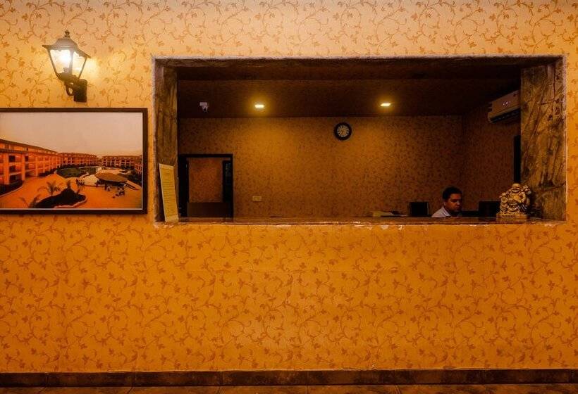 Отель Capital O 35403 Discover Resorts