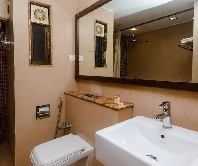 ホテル Capital O 35403 Discover Resorts