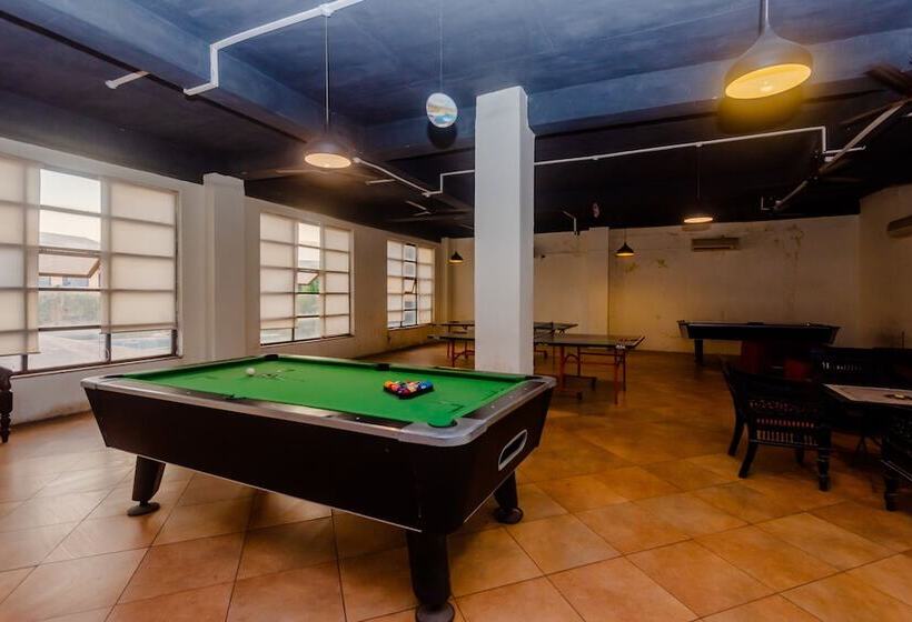 Отель Capital O 35403 Discover Resorts