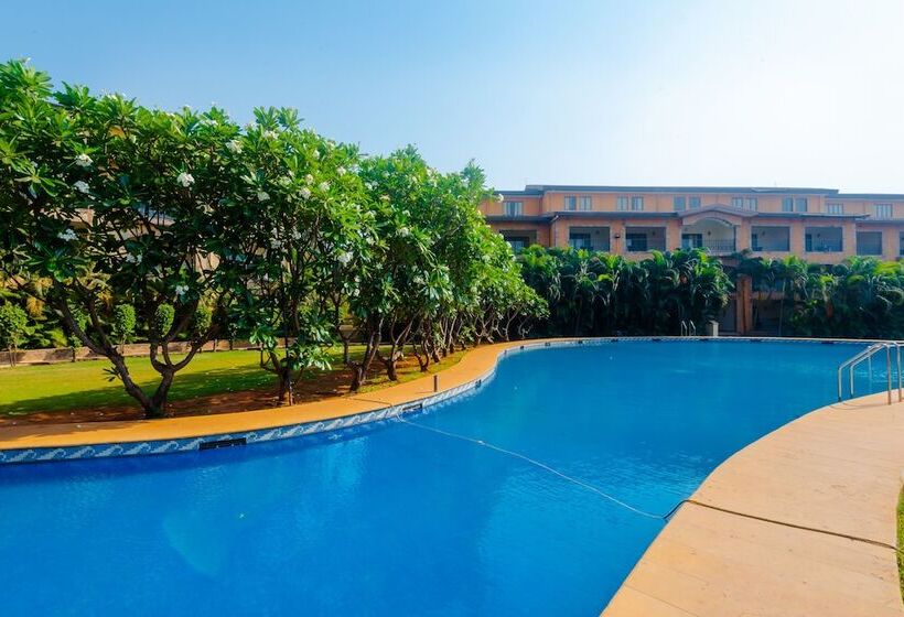 Отель Capital O 35403 Discover Resorts