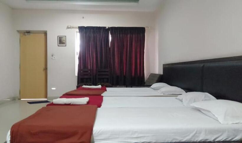 فندق Iroomz Hoysala Residency