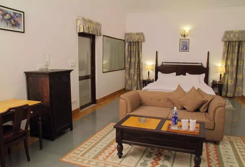 Hotelli Jhadol Safari Resort