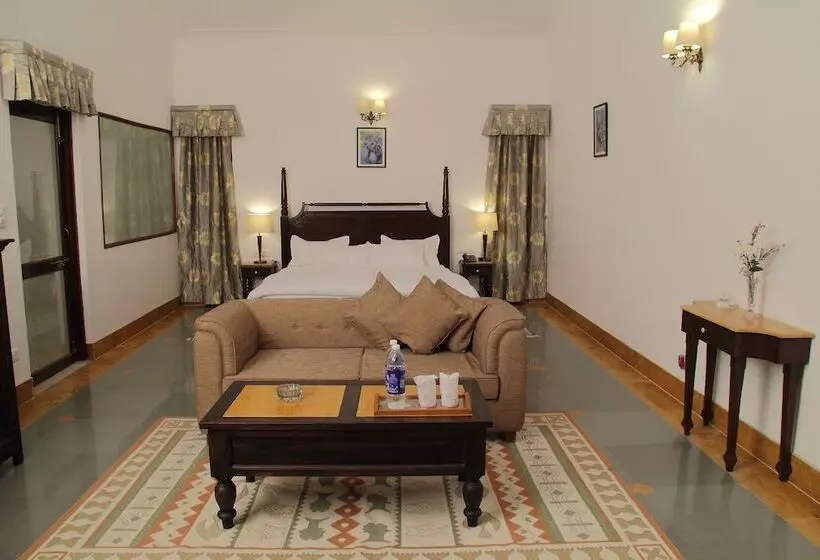 Hotelli Jhadol Safari Resort