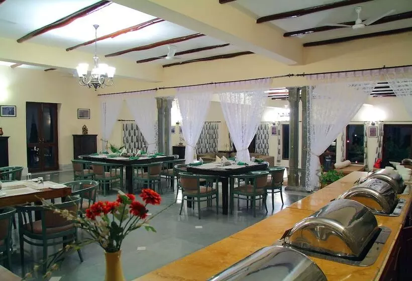 Hotelli Jhadol Safari Resort