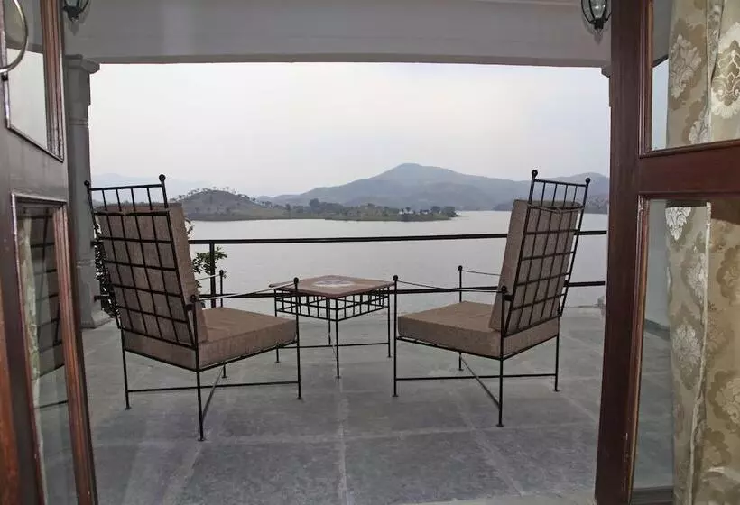 Hotelli Jhadol Safari Resort