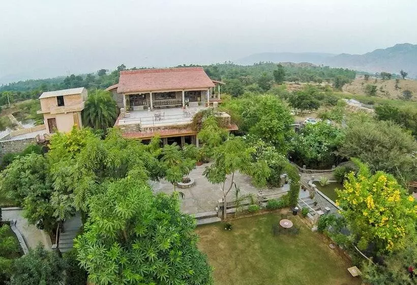 Hotelli Jhadol Safari Resort