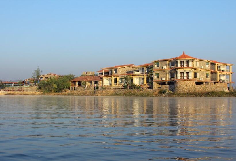 酒店 Jhadol Safari Resort