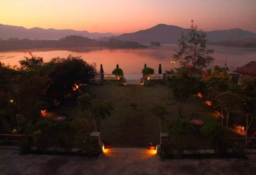 Hotelli Jhadol Safari Resort