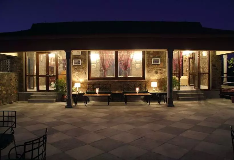 Hotelli Jhadol Safari Resort