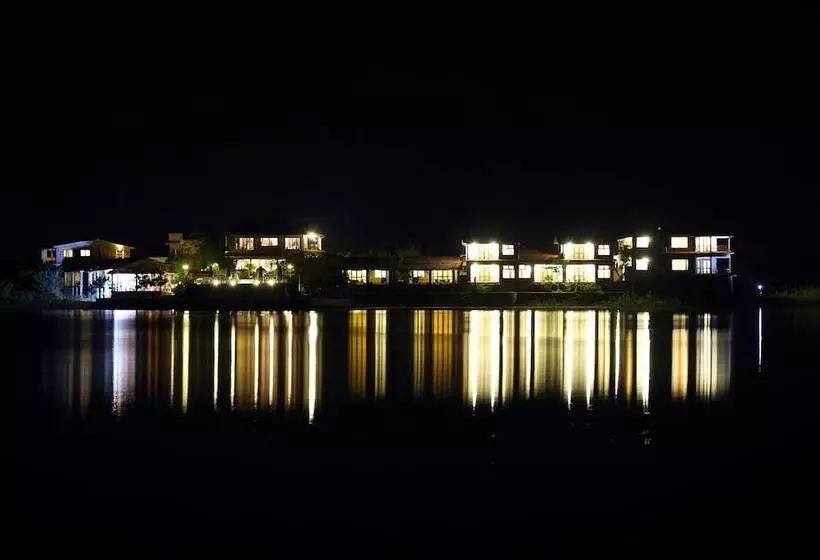 Hotelli Jhadol Safari Resort