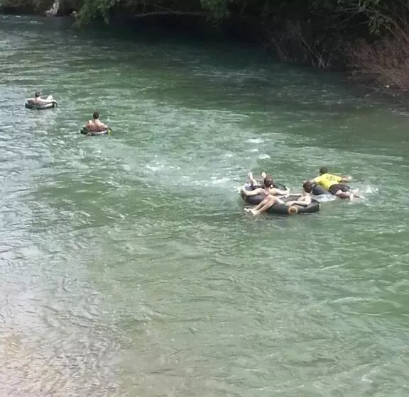 Hotelli Khao Sok Bed And Breakfast