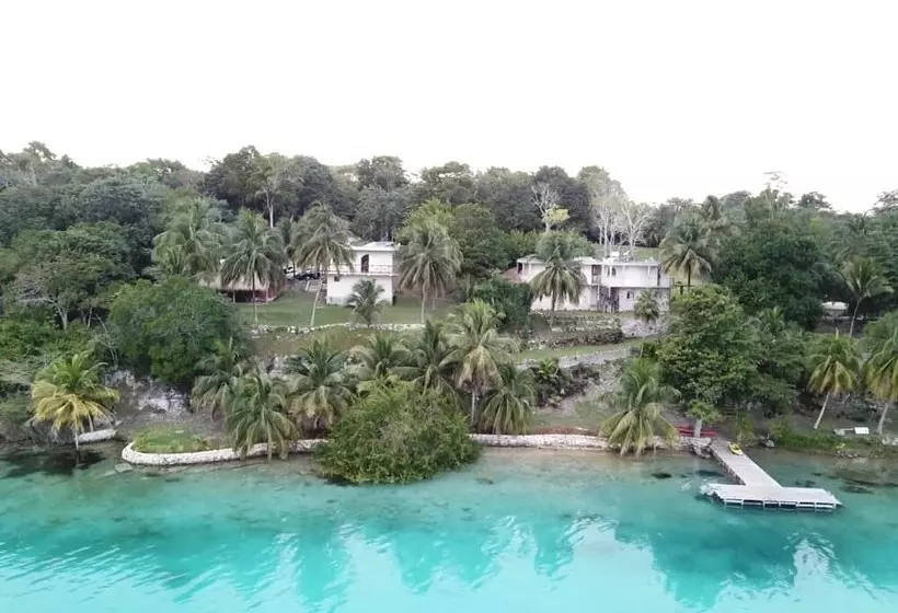 Hotelli Quinta Bacalar Las Brisas