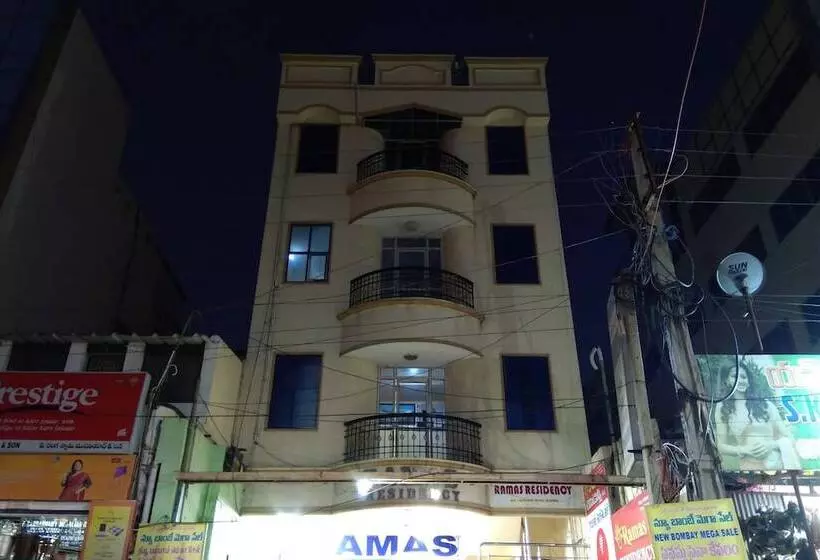 ホテル Ramas Residency By Oyo Rooms