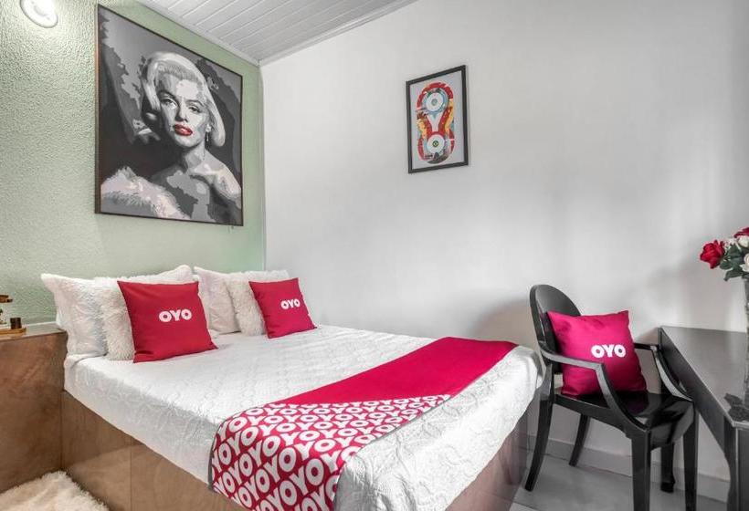 ホテル Royal By Oyo Rooms