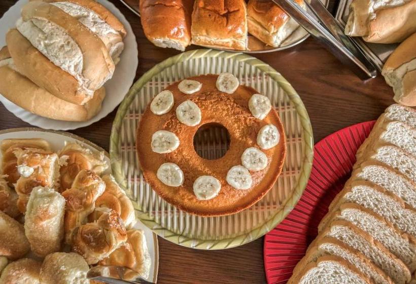 ホテル Royal By Oyo Rooms